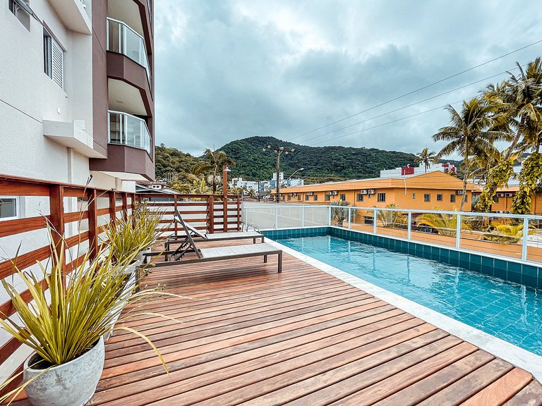 Apto à poucos passos da praia e Vista Mar-Toninhas